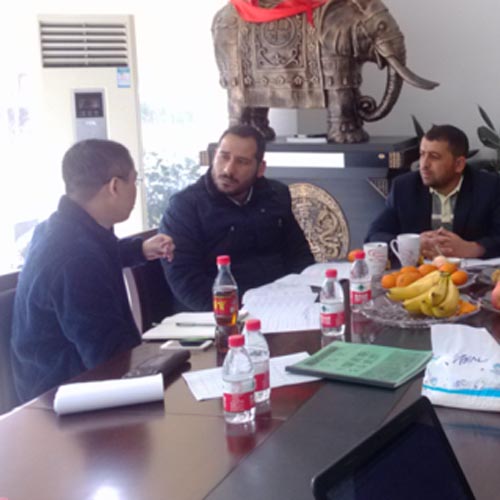 Reunión de envío con clientes de Iraq para válvulas de bola neumáticas